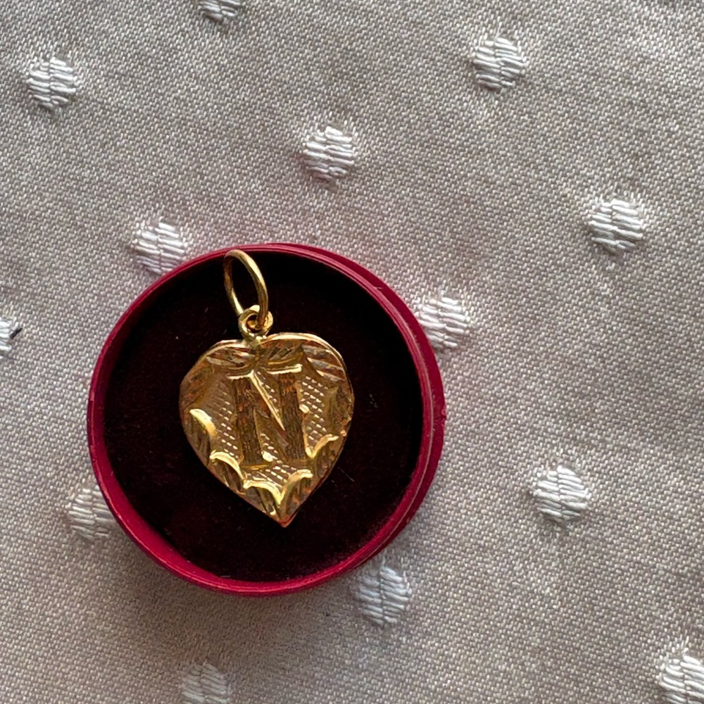 22K Solid Yellow Gold Pendant,Initial “N” Hallmark 916 Handcrafted Vintage Heart - Picture 4 of 5